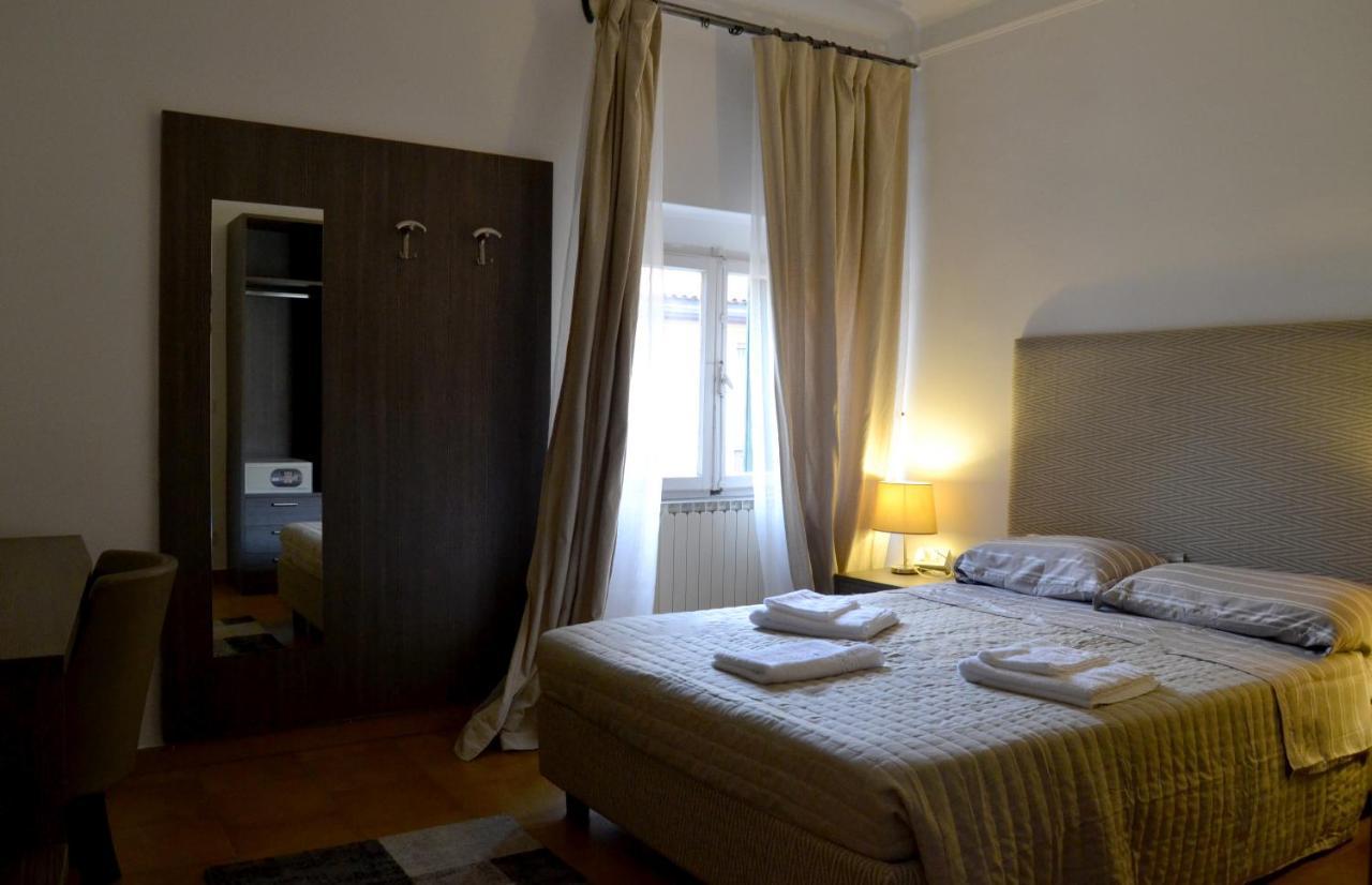 Gabrielli Rooms Et Apartments Sant Antonio Alloggio 4 M0230914084 Verona Exterior photo