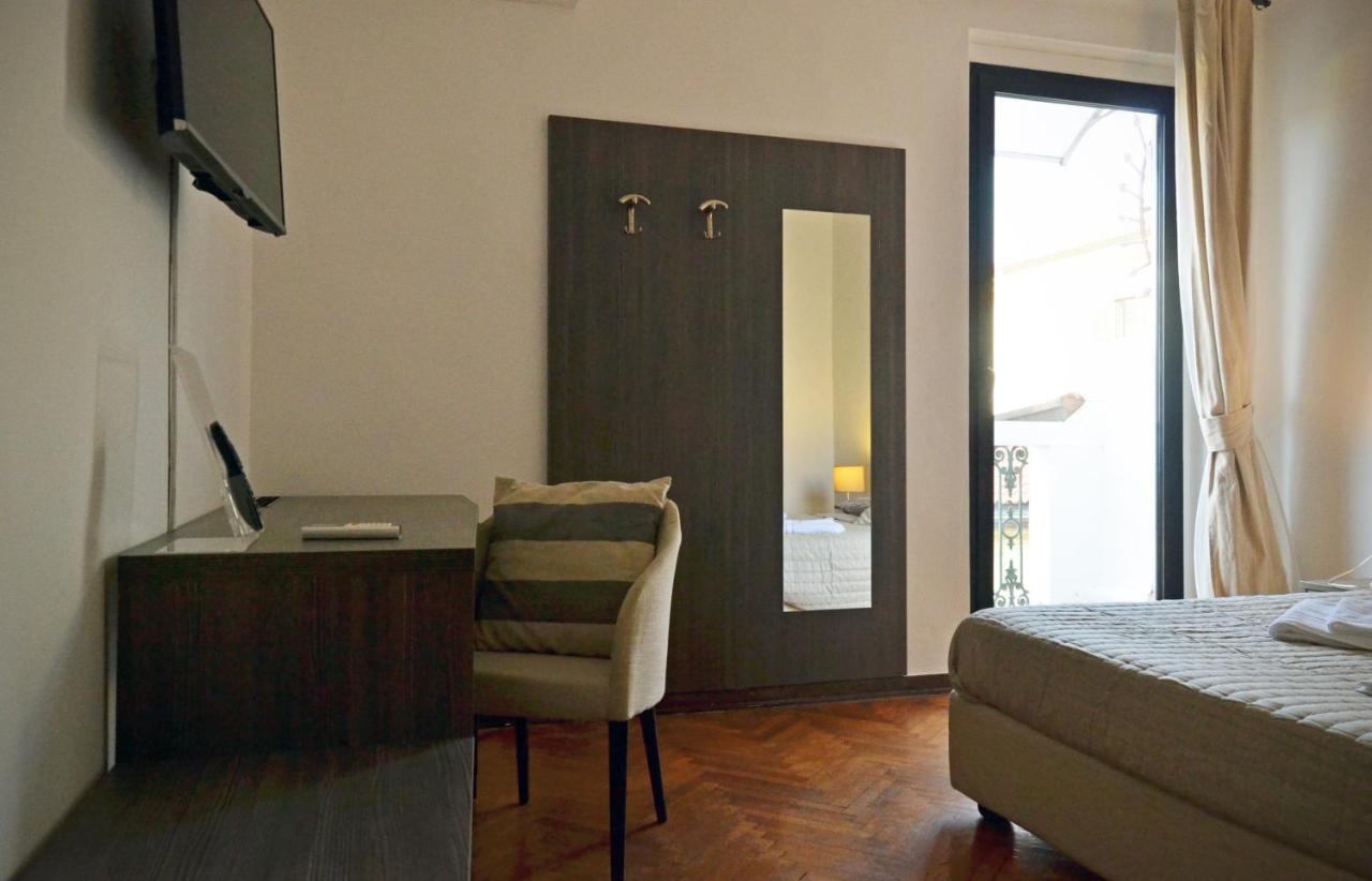 Gabrielli Rooms Et Apartments Sant Antonio Alloggio 4 M0230914084 Verona Exterior photo